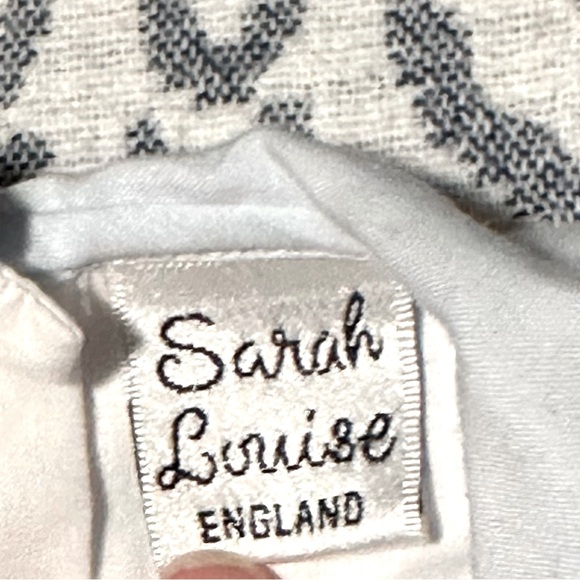 SARAH LOUISE ENGLAND- 12 mth boy romper with small stain - Picture 3 of 6